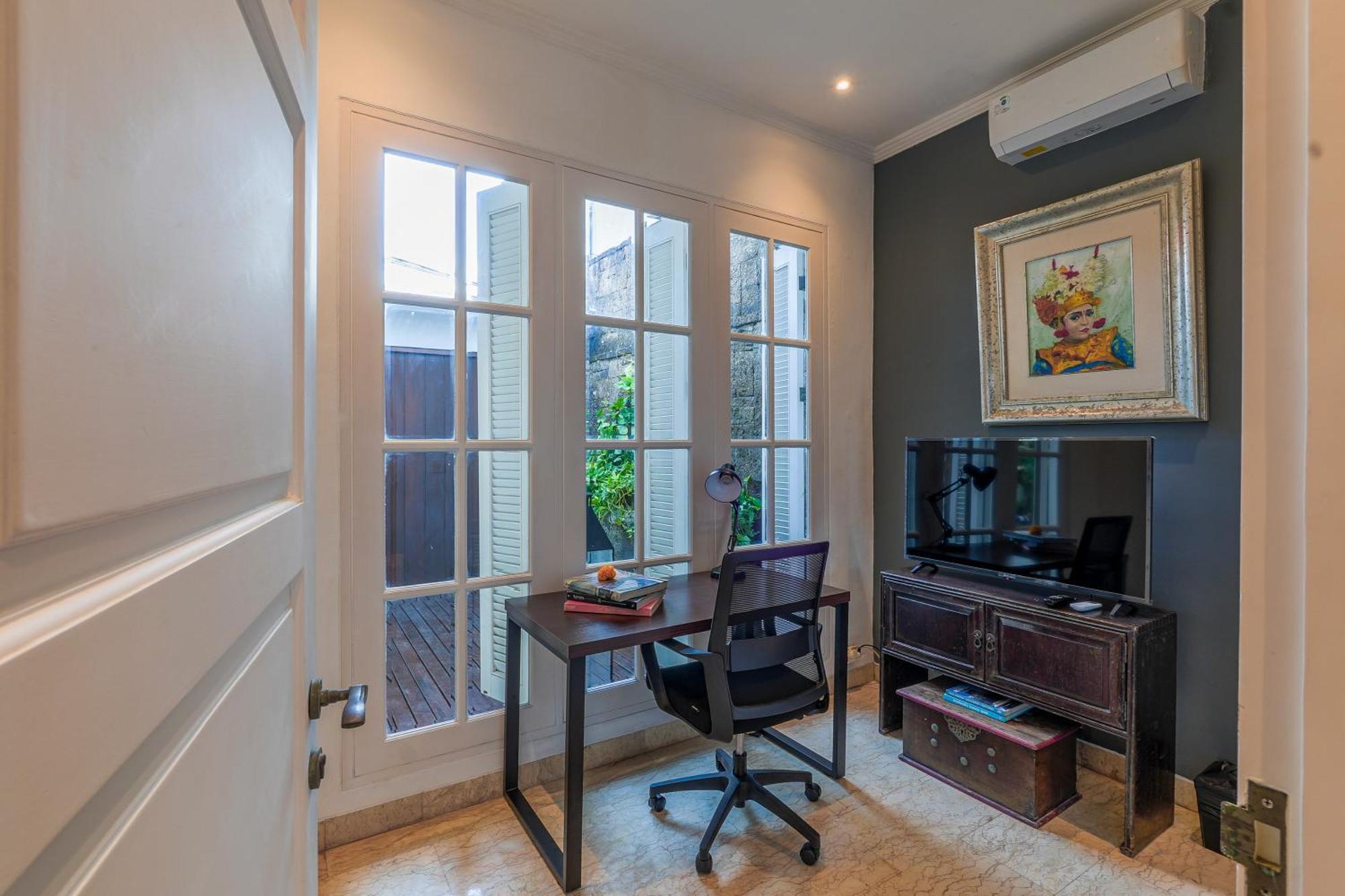 Mosan House - Unique Art-Filled Gem In Perfect Location A Short Walk From The Beach Or Seminyak Square Including Ac Office For Remote Working Kültér fotó