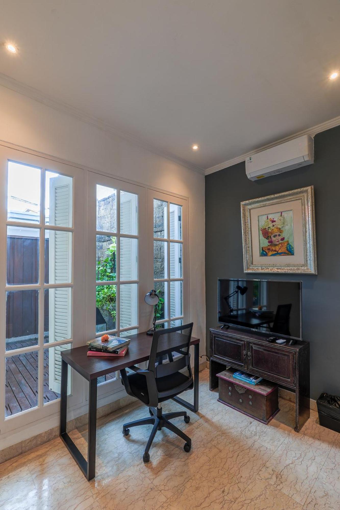 Mosan House - Unique Art-Filled Gem In Perfect Location A Short Walk From The Beach Or Seminyak Square Including Ac Office For Remote Working Kültér fotó