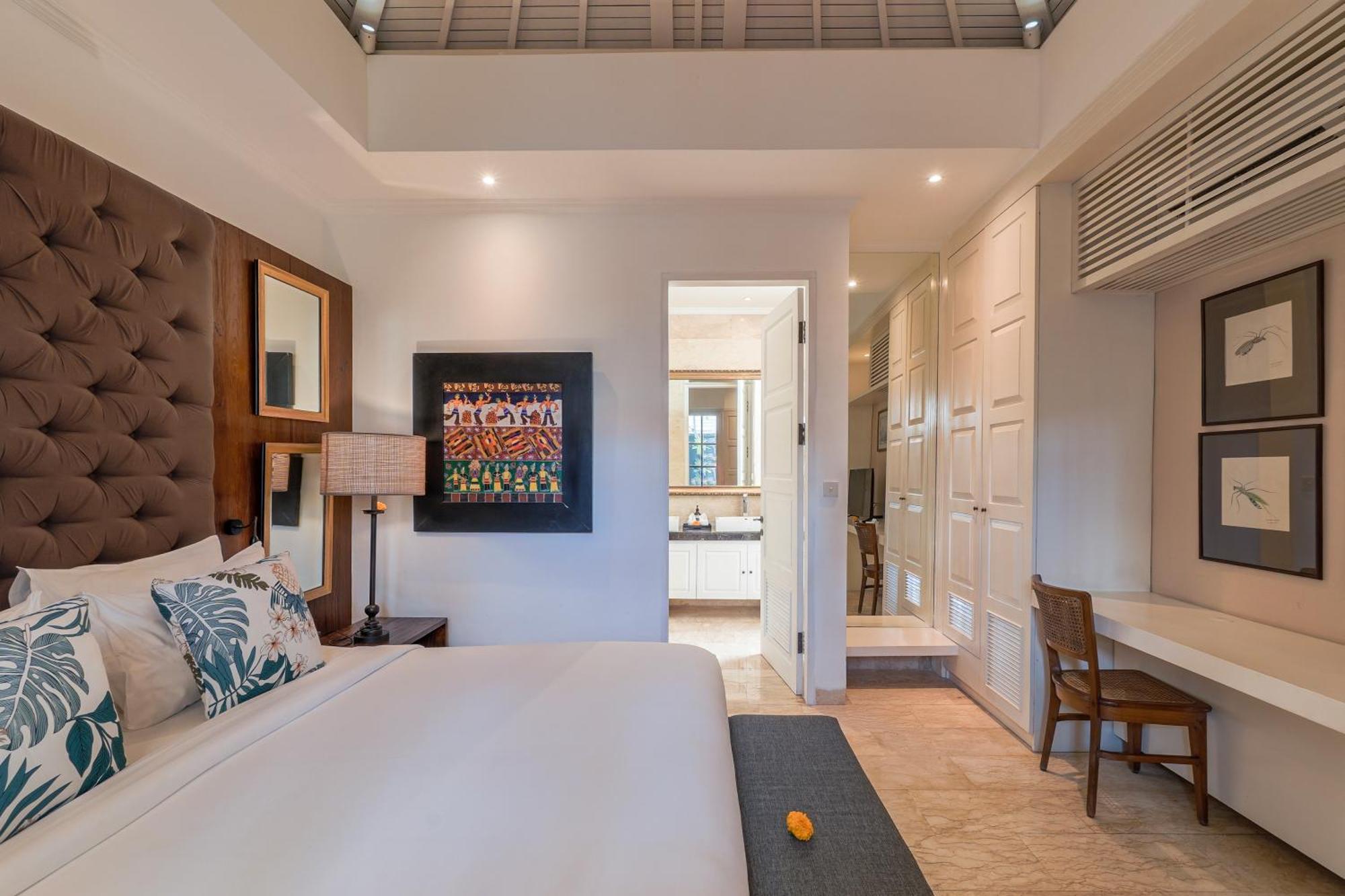 Mosan House - Unique Art-Filled Gem In Perfect Location A Short Walk From The Beach Or Seminyak Square Including Ac Office For Remote Working Kültér fotó