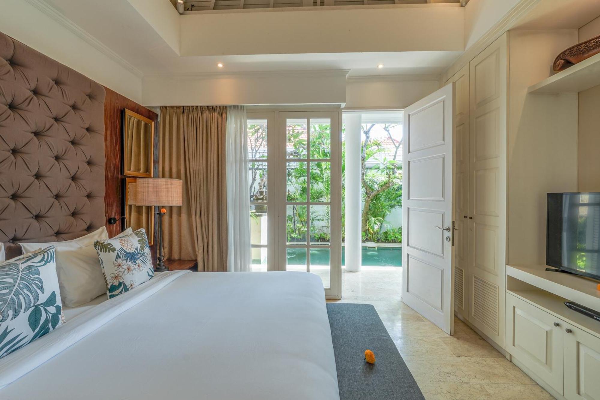 Mosan House - Unique Art-Filled Gem In Perfect Location A Short Walk From The Beach Or Seminyak Square Including Ac Office For Remote Working Kültér fotó
