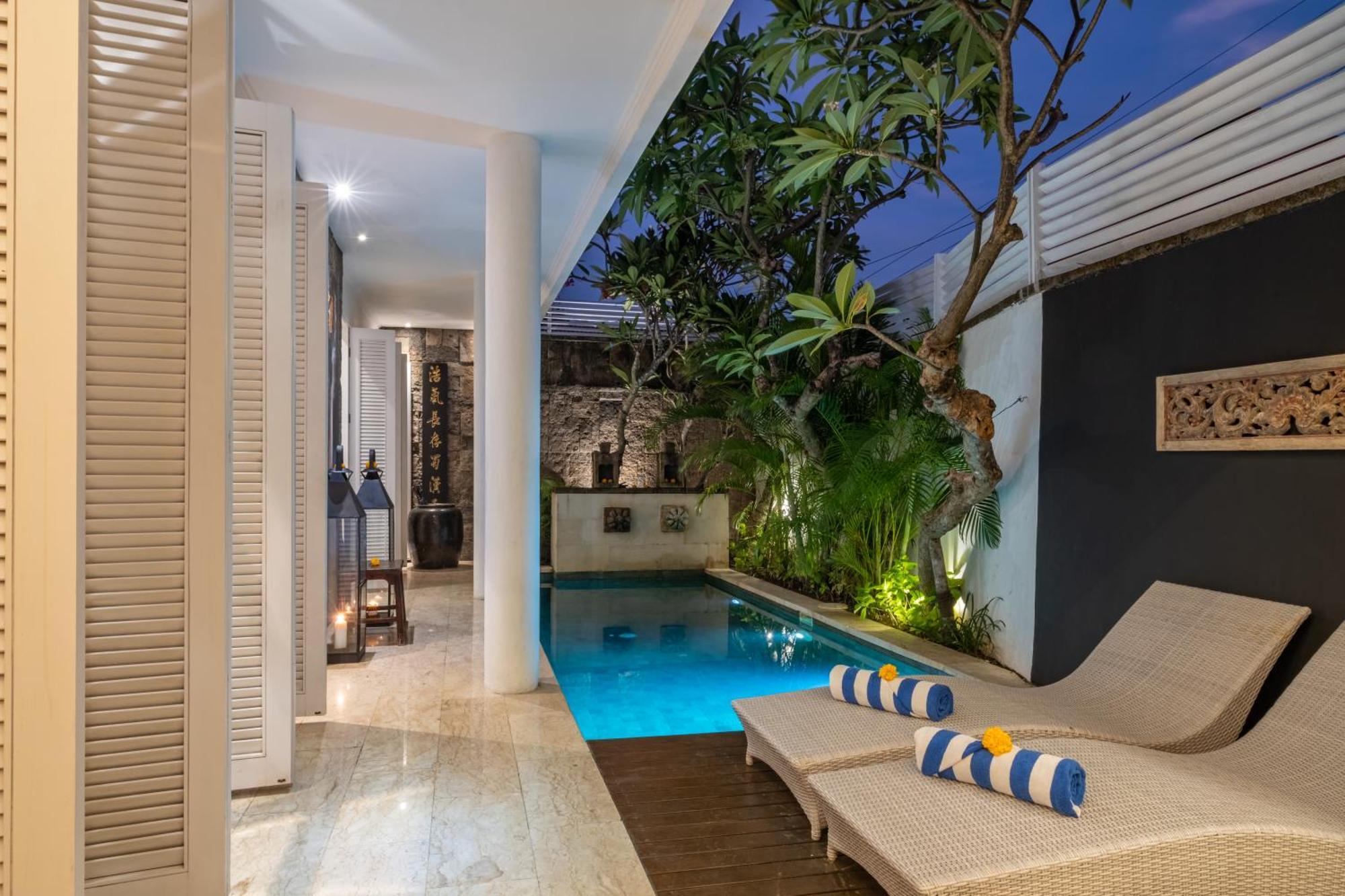 Mosan House - Unique Art-Filled Gem In Perfect Location A Short Walk From The Beach Or Seminyak Square Including Ac Office For Remote Working Kültér fotó