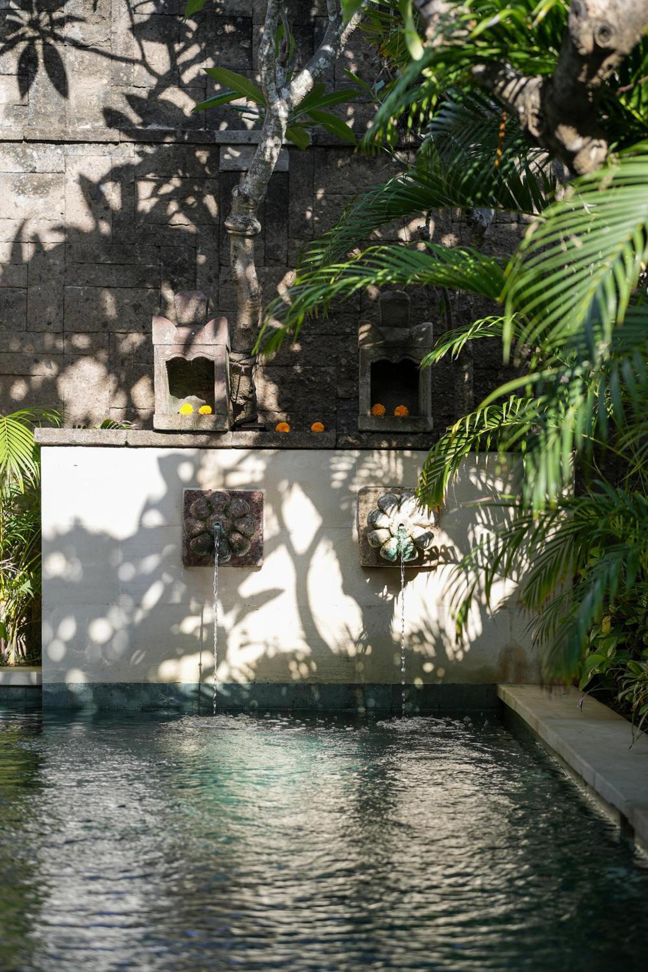 Mosan House - Unique Art-Filled Gem In Perfect Location A Short Walk From The Beach Or Seminyak Square Including Ac Office For Remote Working Kültér fotó